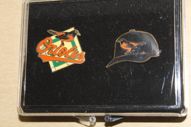 lot 8027 image: Baltimore Orioles Gift Pin Set- Take a Look