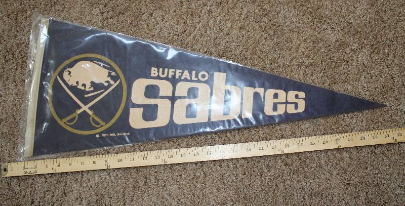 lot 8112 image: Buffalo Sabres Pennant ( Gold on Black)