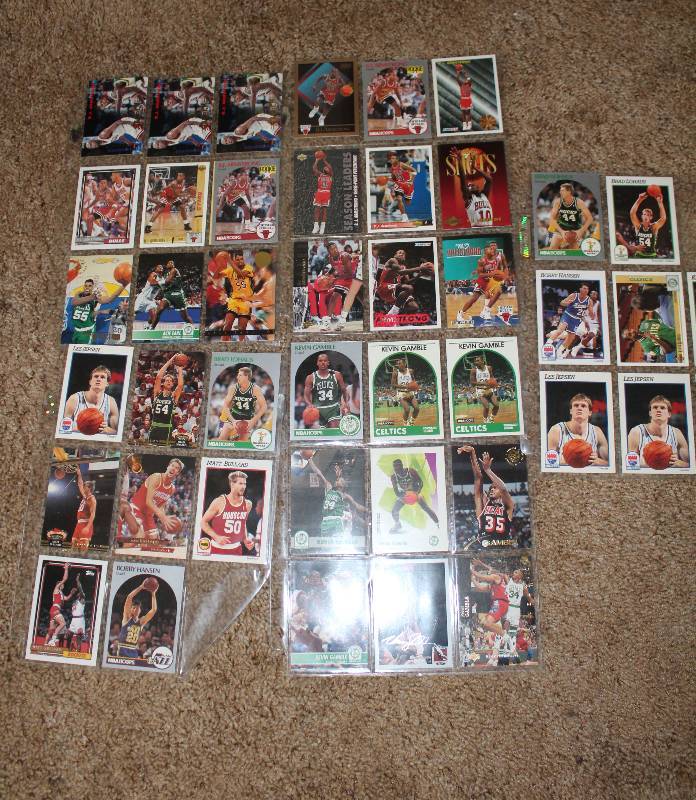 lot 8230 image: 43 Count Basketball Players Cards in Sleeves