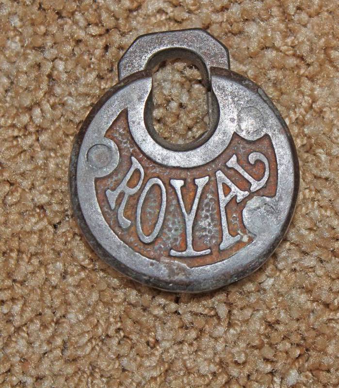 lot 8238 image: Pad Lock - No Key