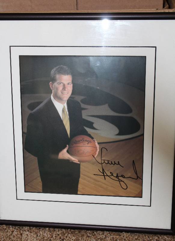 lot 8255 image: Steve Alford Autographed Picture