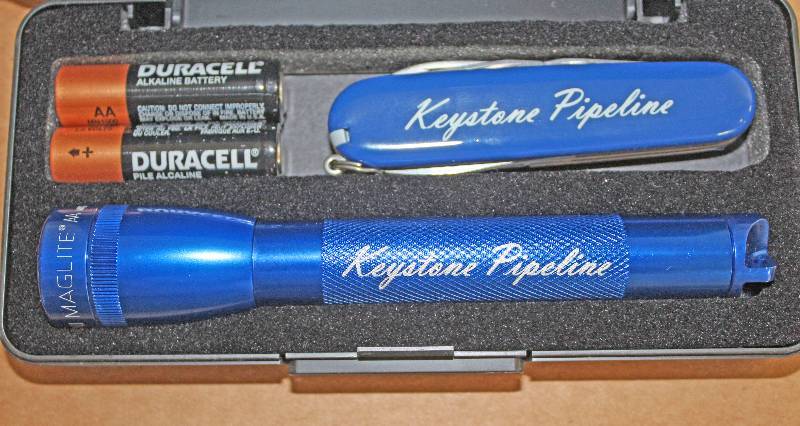 lot 8277 image: Keystone Pipeline - Mini Maglite and Pocket Knife