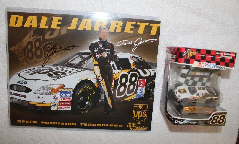 lot 8285 image: Dale Jarrett Autograph