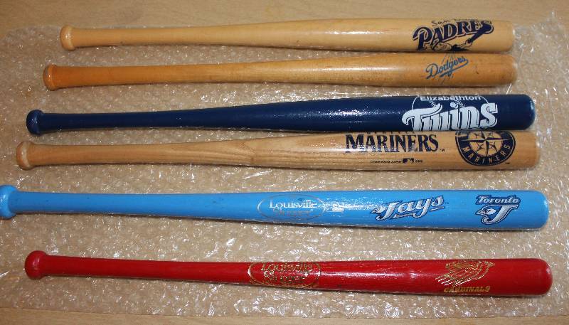 lot 8288 image: Lot of Assorted Mini Bats - Various MLB Teams and More