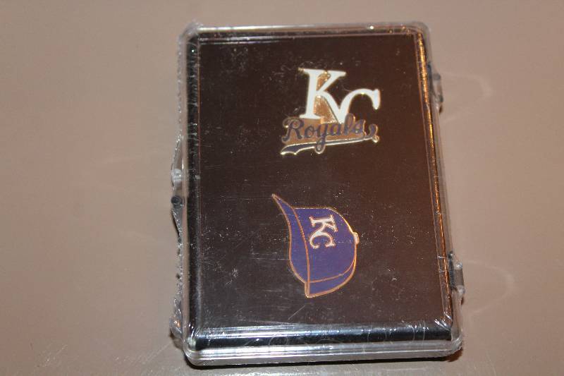 lot 8830 image: Pin Set Kansas City Royals - MLB - Baseball COOL