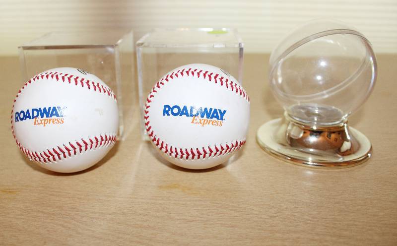 lot 8832 image: 2 Roadway Promotional Baseballs and 3 Ball Display Cases
