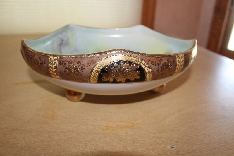 lot 8844 image: NORITAKE - Handpainted Dish - Made in Japan