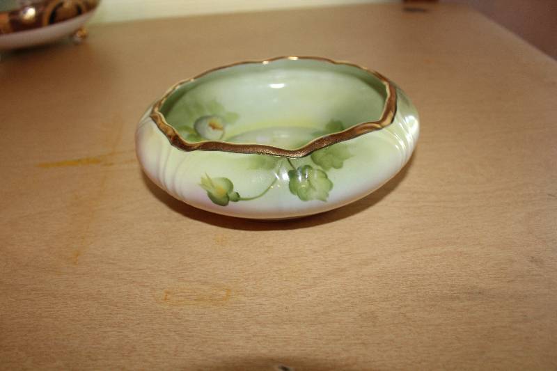 lot 8845 image: NORITAKE - Handpainted Dish - Made in Japan