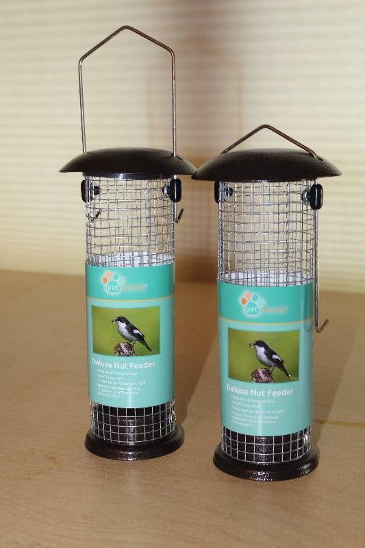 lot 8856 image: Lot of 2 New Deluxe Nut Feeders - for the birds