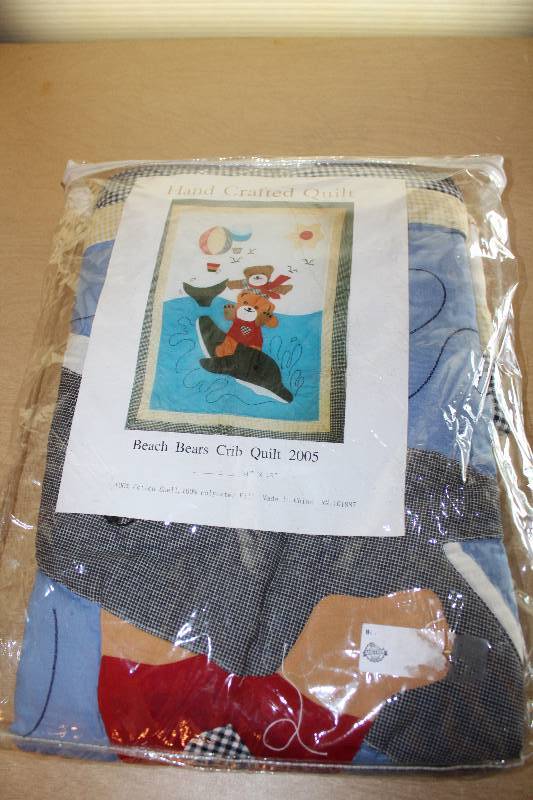 lot 8858 image: Hand Crafted Crib Quilt - Beach Bears