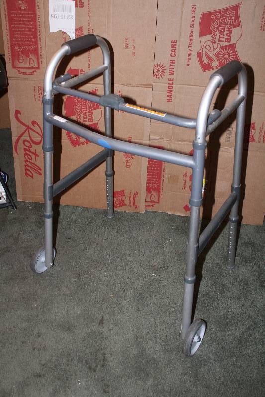 lot 5002 image: Walker - Folding - Invacare