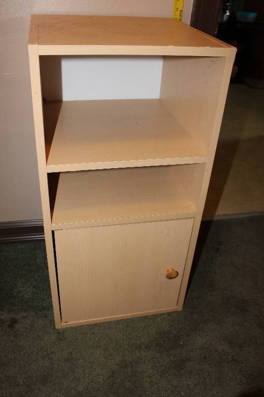 lot 5021 image: Side Storage Table w shelves and cabinet below - 29 high x 14 wide - see pics