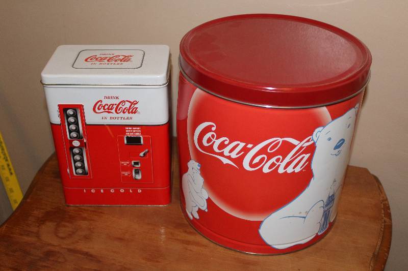 lot 5050 image: Lot of 2 Coca Cola Tins- Very Cool