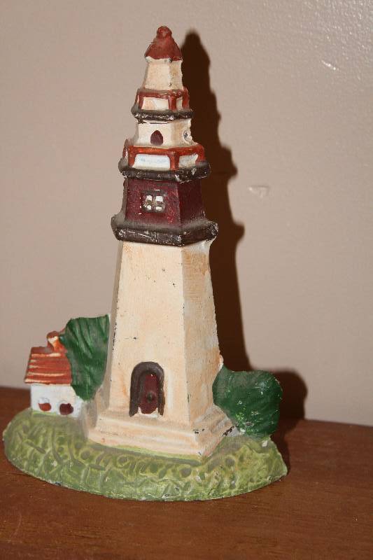 lot 5052 image: Lighthouse Figurine