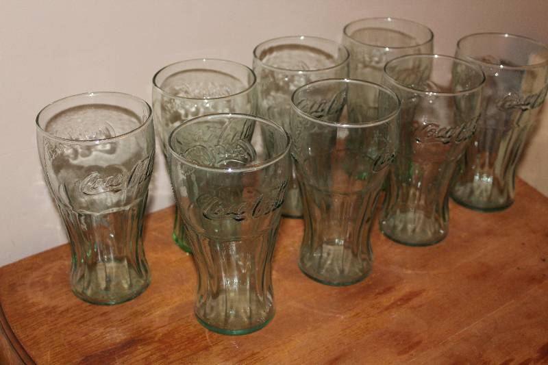 lot 5055 image: Lot of 8 Drinking Glasses - see pics