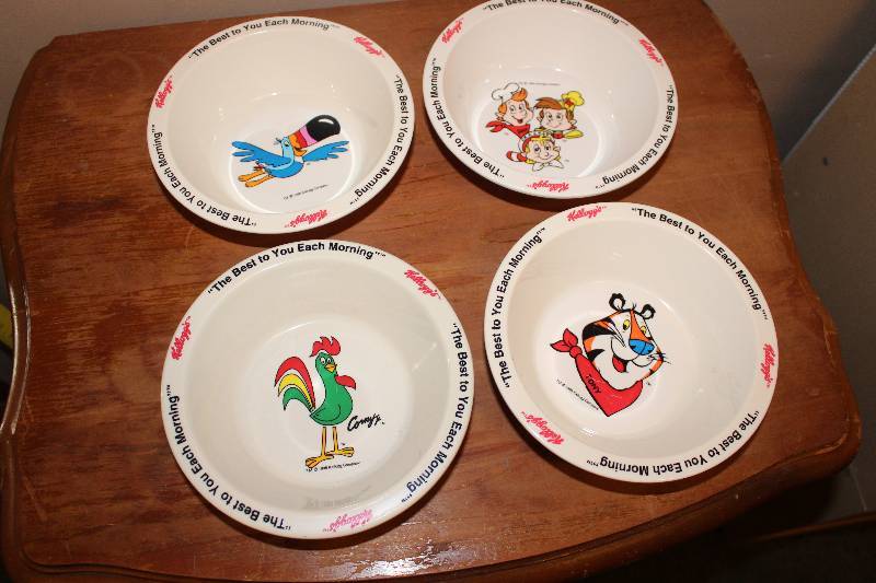 lot 5059 image: Set of 4 Kelloggs Cereal Bowls - Fruit Loops, Frosted Flakes, Rice Crispies and more