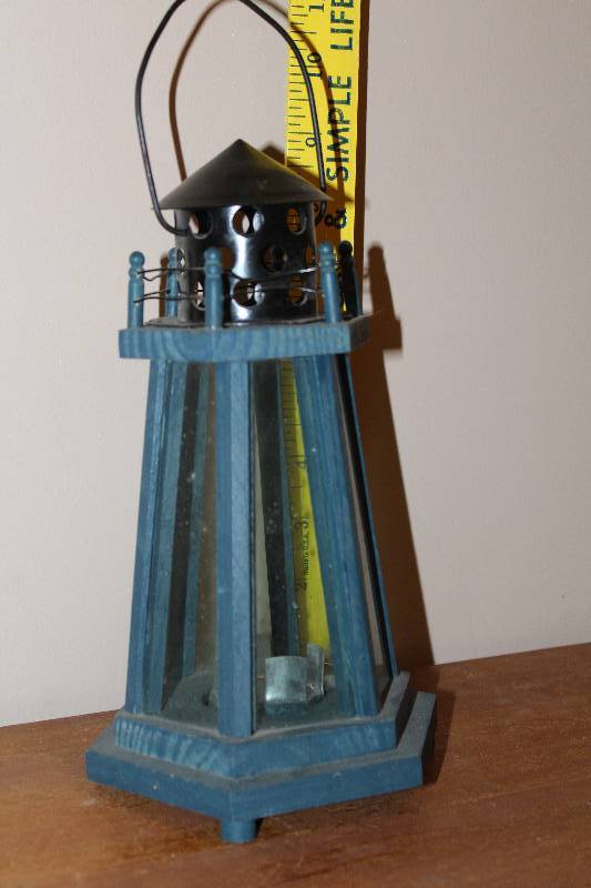 lot 5072 image: Lighthouse - Tealight Candle Holder