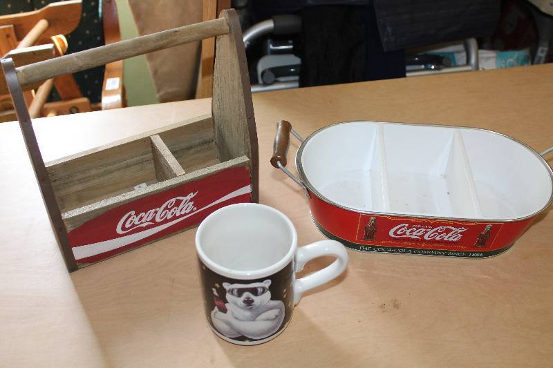 lot 8126 image: Lot of 3 Coca Cola Themed Items- Wow