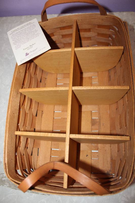 lot 8159 image: Longaberger Pantry Basket w Leather Handles- WOW