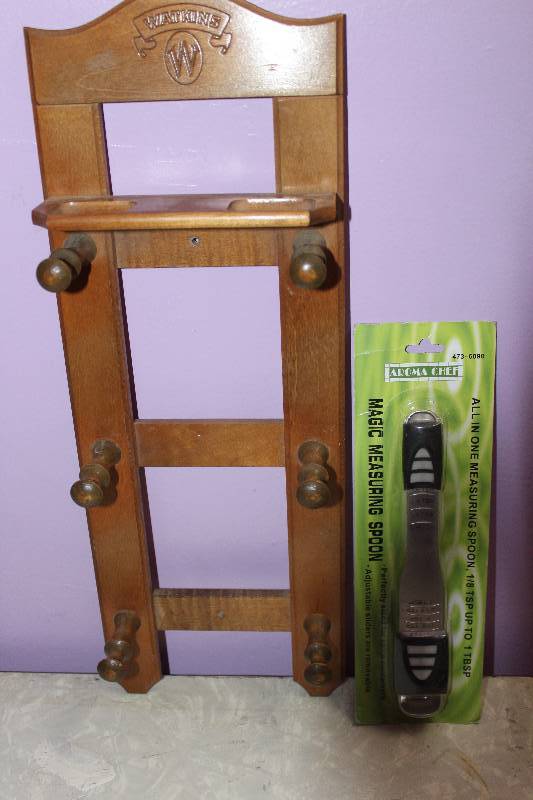 lot 8168 image: Watkins Peg Wall Rack and Aroma Chef Magic Measuring Spoon (New in Box)- Wow