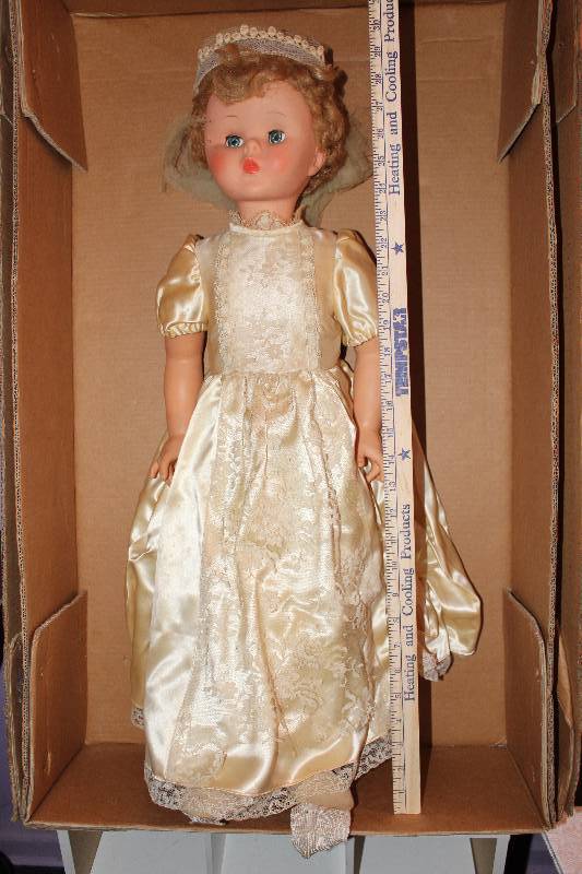 lot 8210 image: Beautiful 30 Doll in Cream Colored Dress- Wow