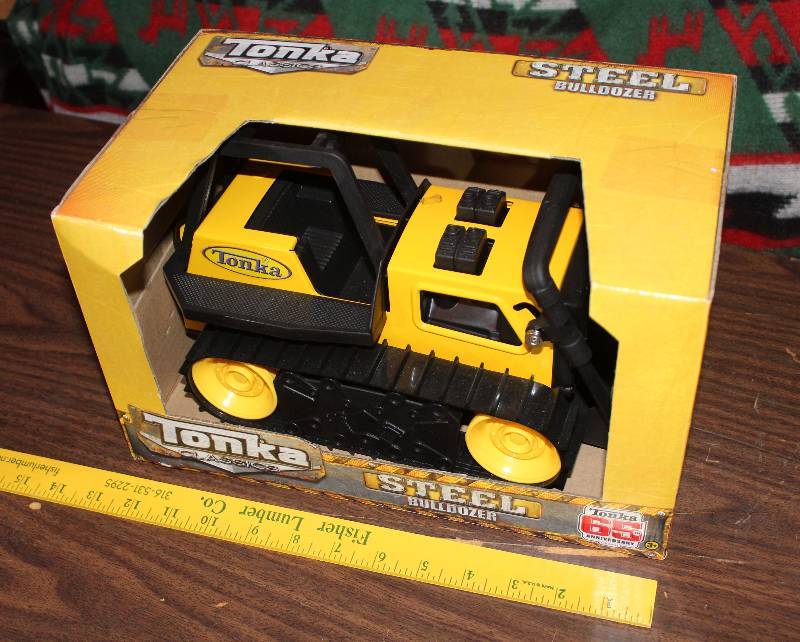 lot 8313 image: Tonka Classic Steel Bulldozer - In original Box - FUN See pics