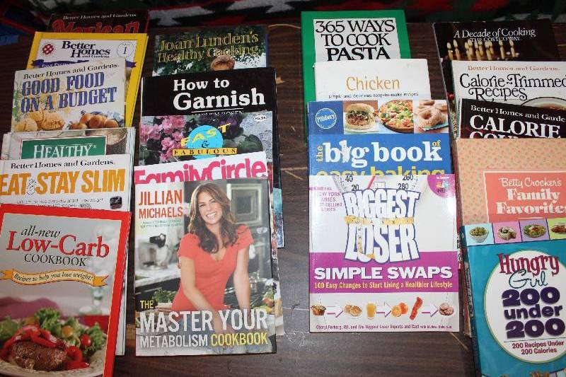 lot 8322 image: Lot of Cook Books - See pics on whats for dinner - cookbooks