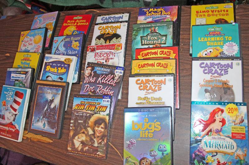 lot 8335 image: Lot of Kids DVD Movies - See Pics