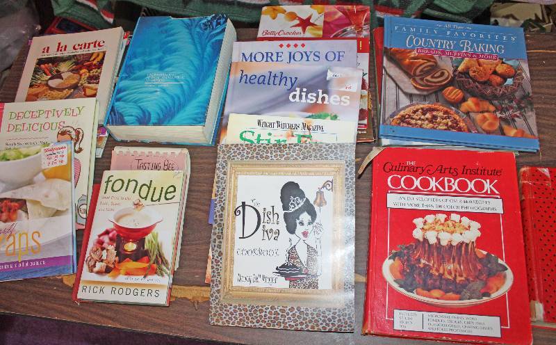 lot 8340 image: Lot of Cook Books - See pics on whats for dinner - cookbooks
