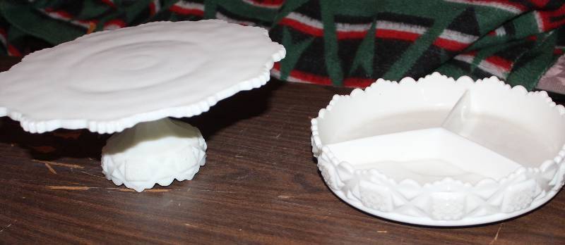 lot 8345 image: Lot of 2 Pieces of Milk Glass Quilt Pattern - cake stand and other dish - Pretty