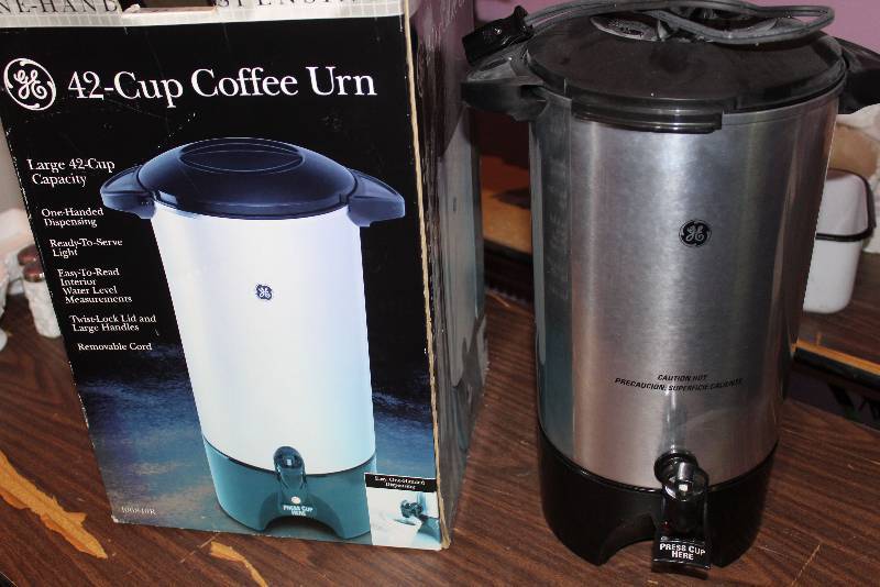 lot 8346 image: 42 Cup Coffee Urn - with original box - GE - General Electric M#106840R