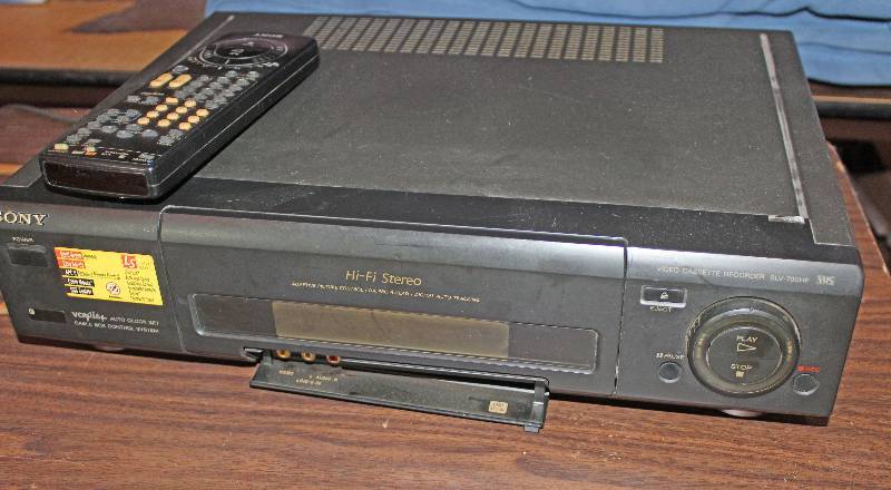 lot 8356 image: Sony VHS Player - Untested