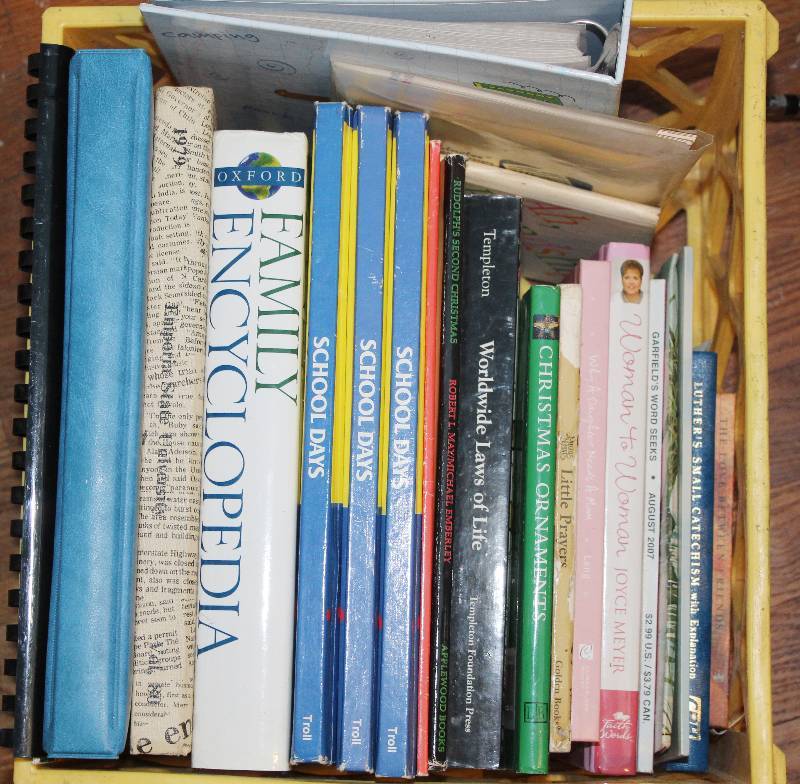 lot 8368 image: Assorted Books w Crate