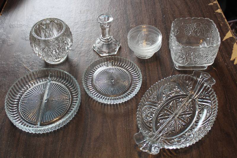 lot 8375 image: Assorted Glassware