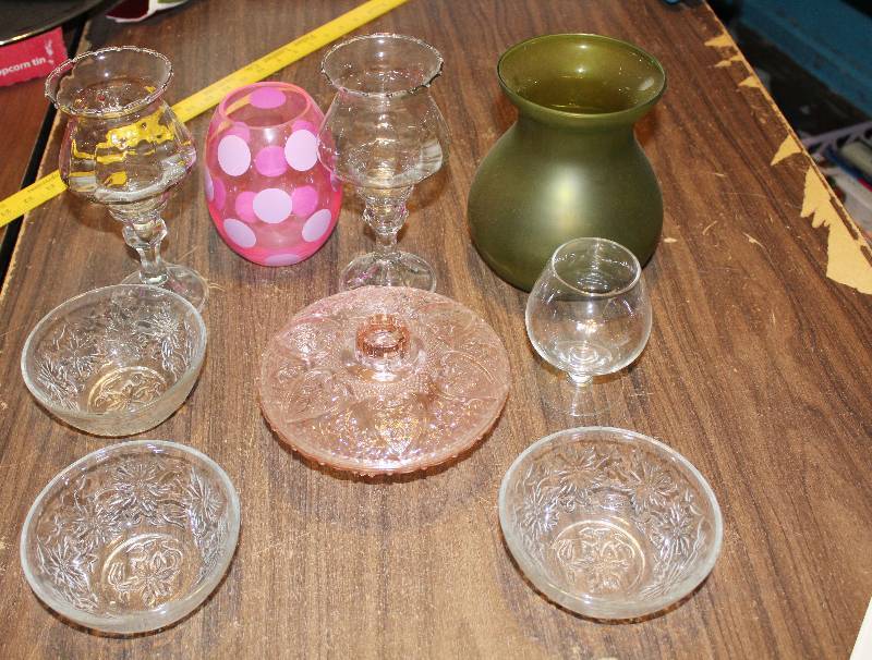 lot 8380 image: Assorted Glassware