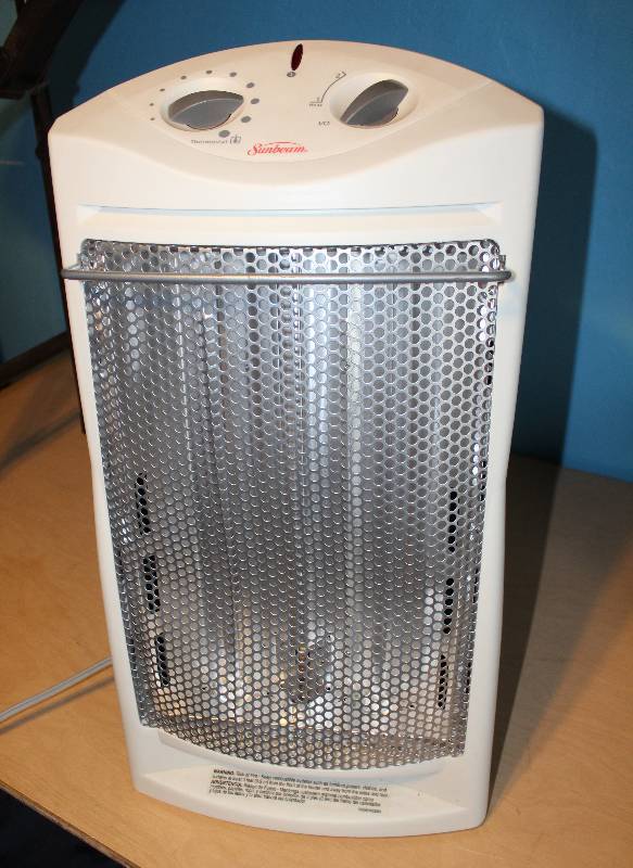 lot 8382 image: Sunbeam Electric Heater