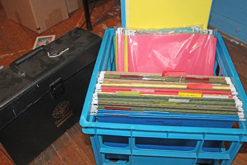 lot 8390 image: Hanging Files and Expanding Folder