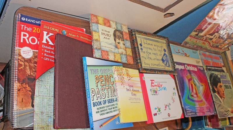 lot 8403 image: Assorted Books, Albums, Pictures & Games