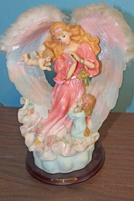 lot 8414 image: Angel Figurine Chambord Collection