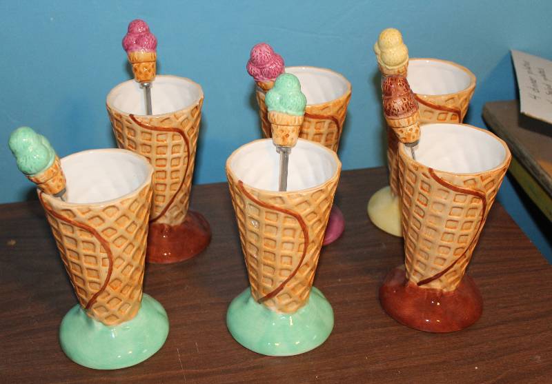 lot 8419 image: Soda  Milkshake Glasses
