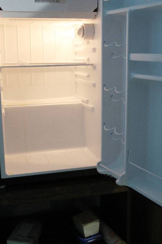 lot 8423 image: Under- Bar Refrigerator