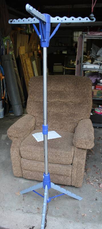 lot 8442 image: Folding Drying Rack