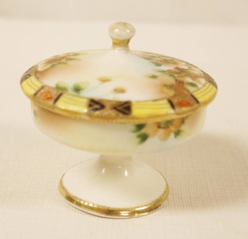 lot 6449 image: Super Old Cool Painted Dish with Lid - Nippon