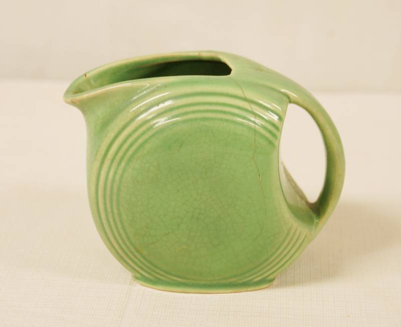 lot 6450 image: Vintage Green Pitcher - Fiesta