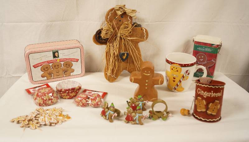 lot 6483 image: Ginger Bread Man Collection - Collectibles