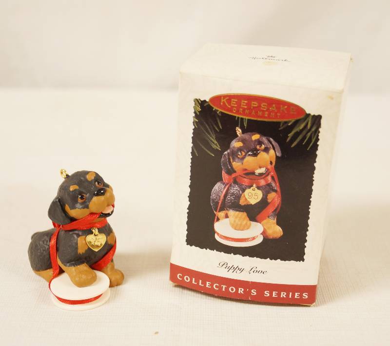lot 6493 image: Puppy Love Collectors Series HALLMARK Keepsake Ornament with Box