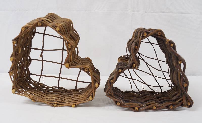 lot 6434 image: 2 Wicker Heart Shaped Wall Hangers