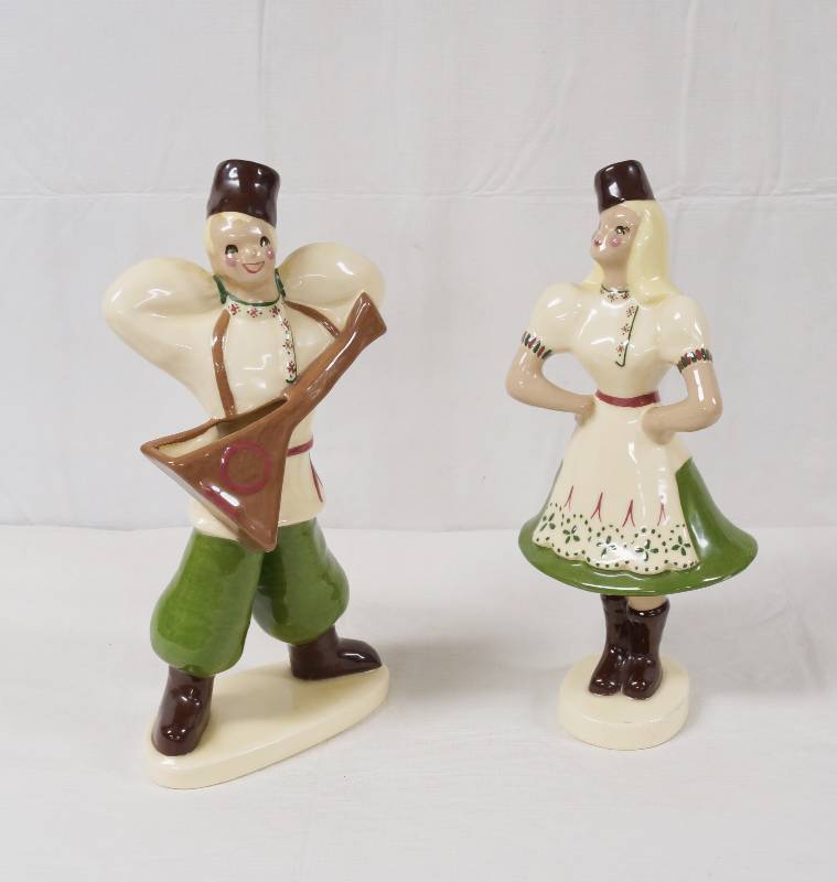 lot 6435 image: Yona 31 & 32 Boy & Girl Figurines