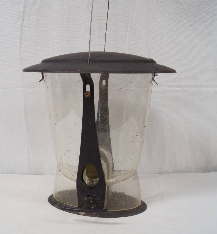 lot 6440 image: Hanging Bird Feeder