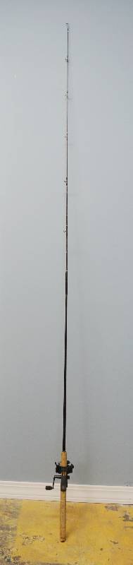 lot 4446 image: Fishing Pole - Winchester WC70MH-2 - 89.5 Long - w DAIWA Auto Cast GS1355 Reel - WOW